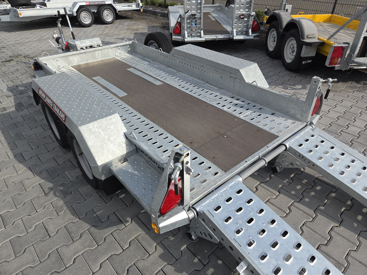 Brian James Digger Plant 543-2813-35 280x130cm Auffahrrampen klappbar Reserverad 3500kg - Прицеп для спецтехники: фото 4 Brian James Digger Plant 543-2813-35 280x130cm Auffahrrampen klappbar Reserverad 3500kg - Прицеп для спецтехники: фото 4