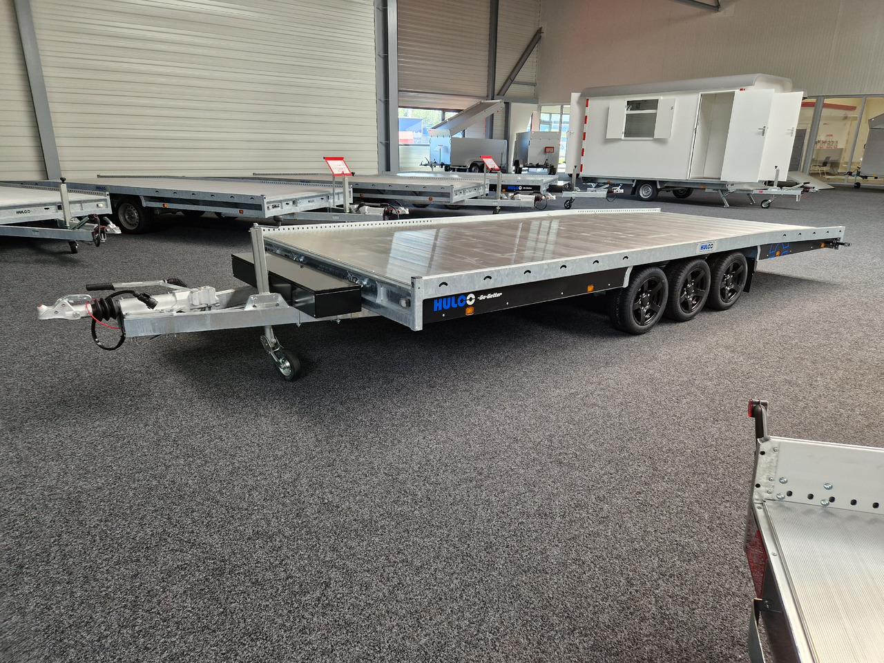 CARAX-3 3500 Go Getter Multitransporter 540x207cm Aluboden Alufelgen black LED Tridem 3500kg - Прицеп-автовоз: фото 1 CARAX-3 3500 Go Getter Multitransporter 540x207cm Aluboden Alufelgen black LED Tridem 3500kg - Прицеп-автовоз: фото 1