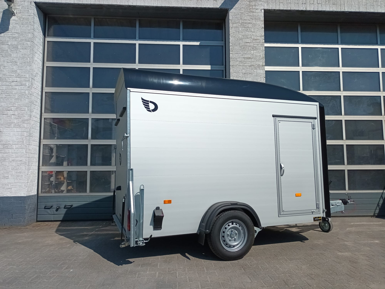 Cargo Roadster 300 300x150x184cm Alu Poly black Seitentür Pullman 100km/H 1300kg - Прицеп для легкового автомобиля: фото 2 Cargo Roadster 300 300x150x184cm Alu Poly black Seitentür Pullman 100km/H 1300kg - Прицеп для легкового автомобиля: фото 2