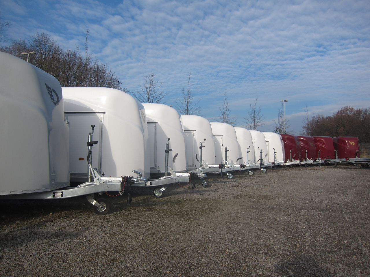 Debon Cargo 1300 300x152x168cm white Alufelgen Seitentür Pullman 100km/H 1300kg Modell 2024 - Прицеп-фургон: фото 4 Debon Cargo 1300 300x152x168cm white Alufelgen Seitentür Pullman 100km/H 1300kg Modell 2024 - Прицеп-фургон: фото 4