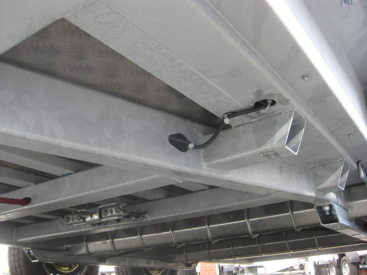 HULCO TERRAX Aluboden 294x150x27cm Heckrampe 150cm (M) 3000kg - Прицеп для спецтехники: фото 3 HULCO TERRAX Aluboden 294x150x27cm Heckrampe 150cm (M) 3000kg - Прицеп для спецтехники: фото 3