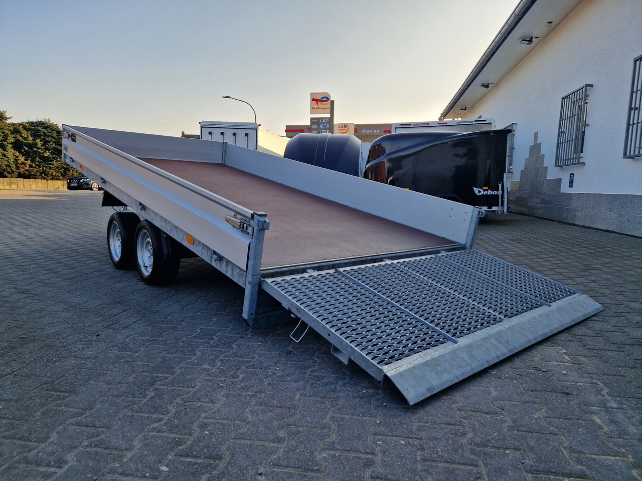 Hapert Indigo HT-2 405x201x30cm ankippbar Heckklappe Seilwinde 3500kg - Прицеп для спецтехники: фото 5 Hapert Indigo HT-2 405x201x30cm ankippbar Heckklappe Seilwinde 3500kg - Прицеп для спецтехники: фото 5