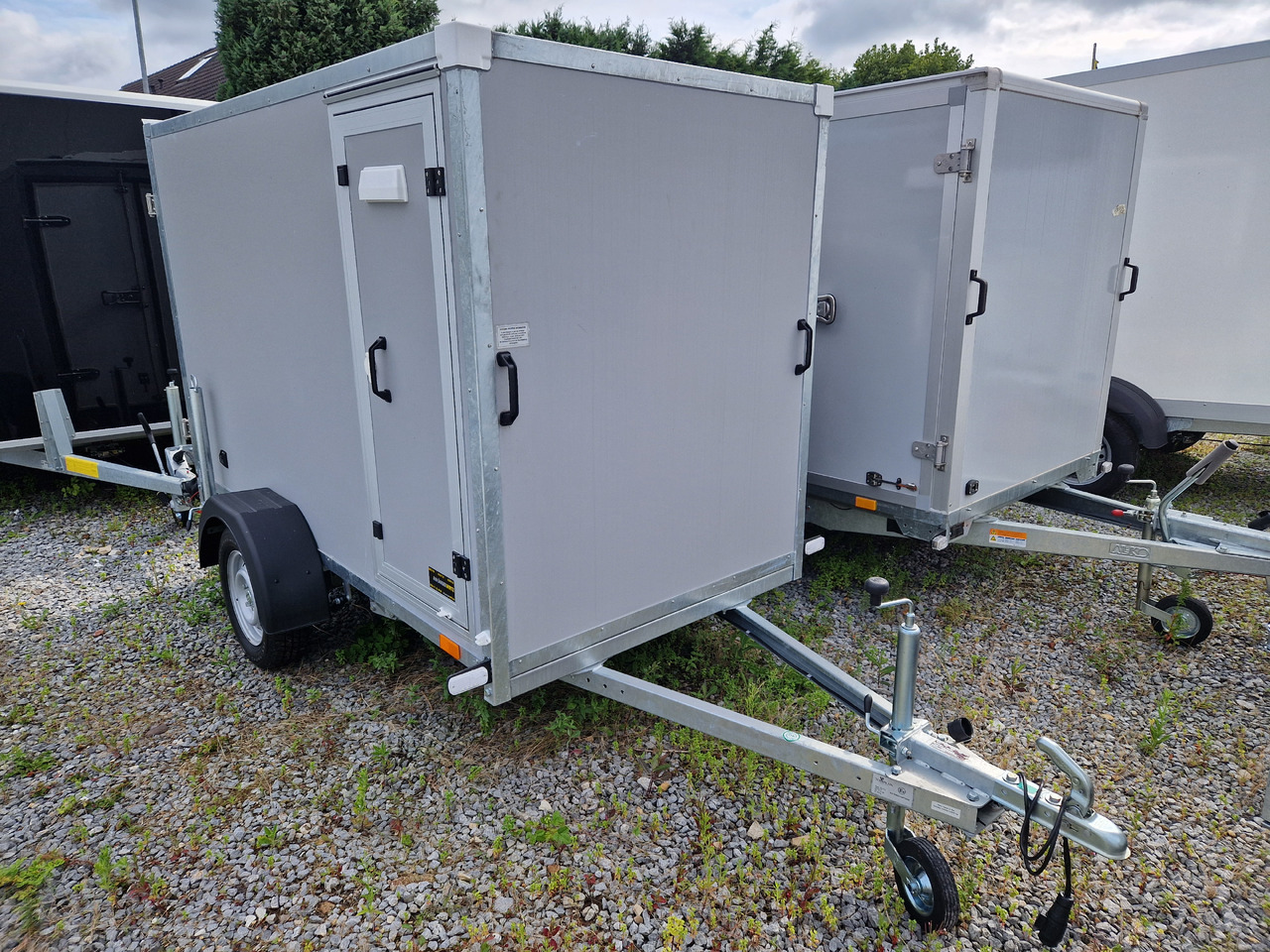 Kargo TFDG 250.00 250x125x150cm Seitentür Zurrsystem 100km/H 750kg Abverkauf - Прицеп-фургон: фото 2 Kargo TFDG 250.00 250x125x150cm Seitentür Zurrsystem 100km/H 750kg Abverkauf - Прицеп-фургон: фото 2