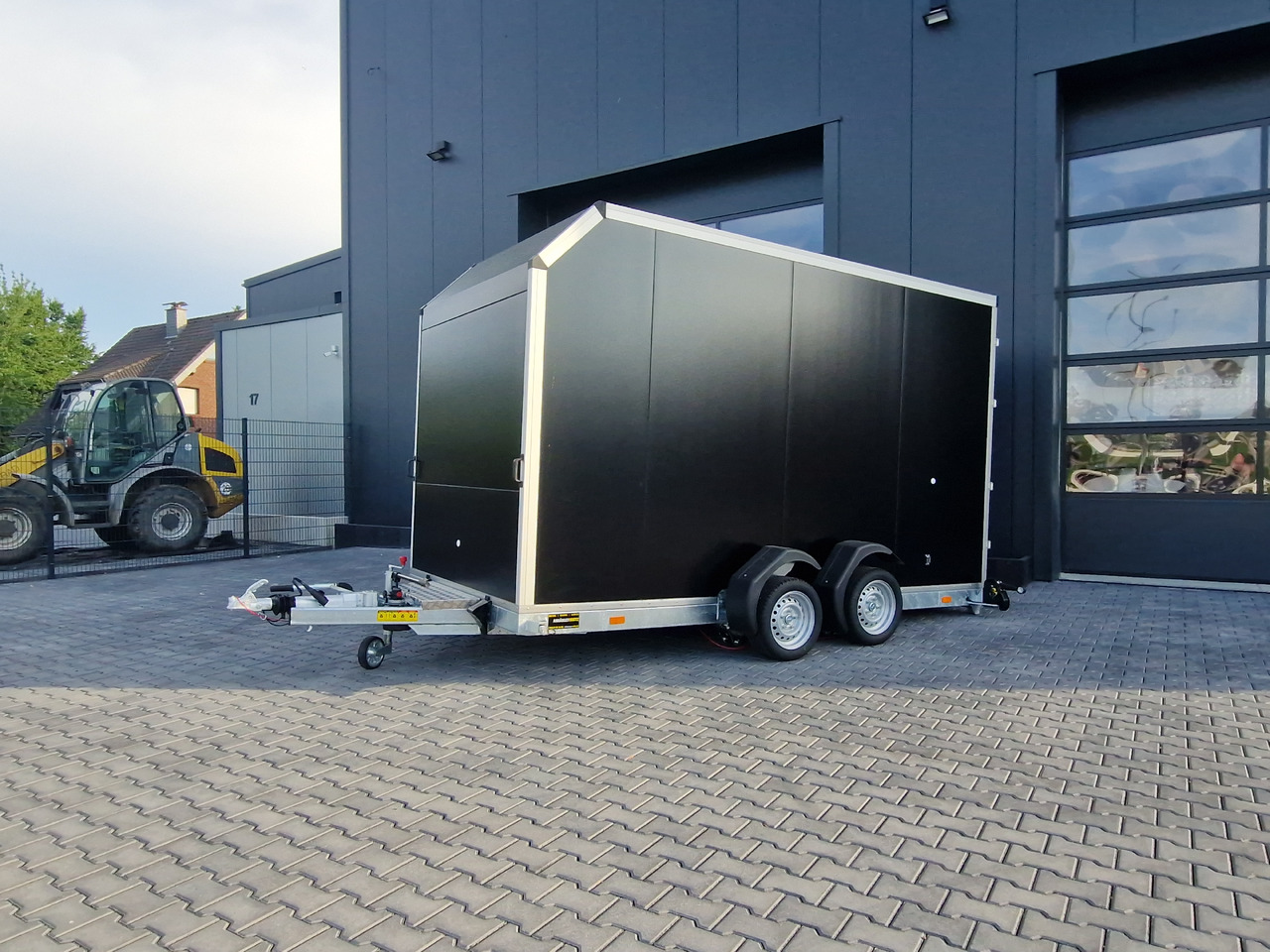 Kofferanhänger EasyLift L+ 3500 350x163x230cm black aerodynamisch 3500kg - Прицеп для спецтехники: фото 2 Kofferanhänger EasyLift L+ 3500 350x163x230cm black aerodynamisch 3500kg - Прицеп для спецтехники: фото 2