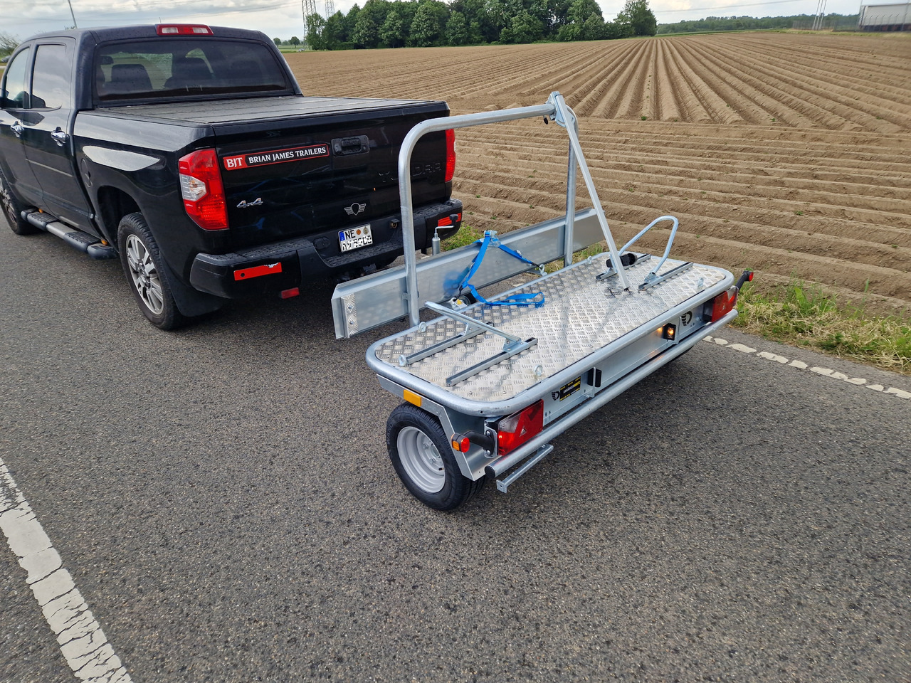 Motorradanhänger Roadster Motocamp 1 quer 200x80cm 750kg 100km/H - Прицеп для мотоцикла: фото 2 Motorradanhänger Roadster Motocamp 1 quer 200x80cm 750kg 100km/H - Прицеп для мотоцикла: фото 2