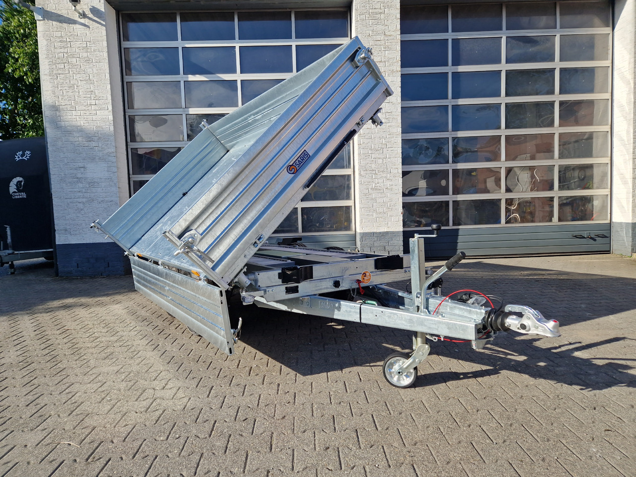 Saris Kipper 3 SKS 310 176 40cm Stahlwände HD elektro Notpumpe Alurampen Stützen 3500kg 100km/H - Самосвальный прицеп: фото 1 Saris Kipper 3 SKS 310 176 40cm Stahlwände HD elektro Notpumpe Alurampen Stützen 3500kg 100km/H - Самосвальный прицеп: фото 1