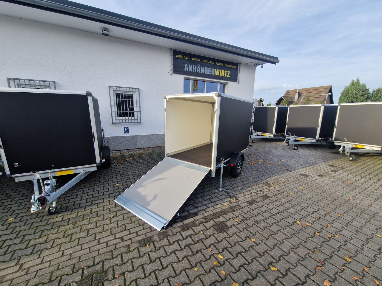 Variant C1315 C2 Edition black 258x148x157cm Alufelgen Heckrampe 1350kg 100km/H black deal - Прицеп для мотоцикла: фото 3 Variant C1315 C2 Edition black 258x148x157cm Alufelgen Heckrampe 1350kg 100km/H black deal - Прицеп для мотоцикла: фото 3