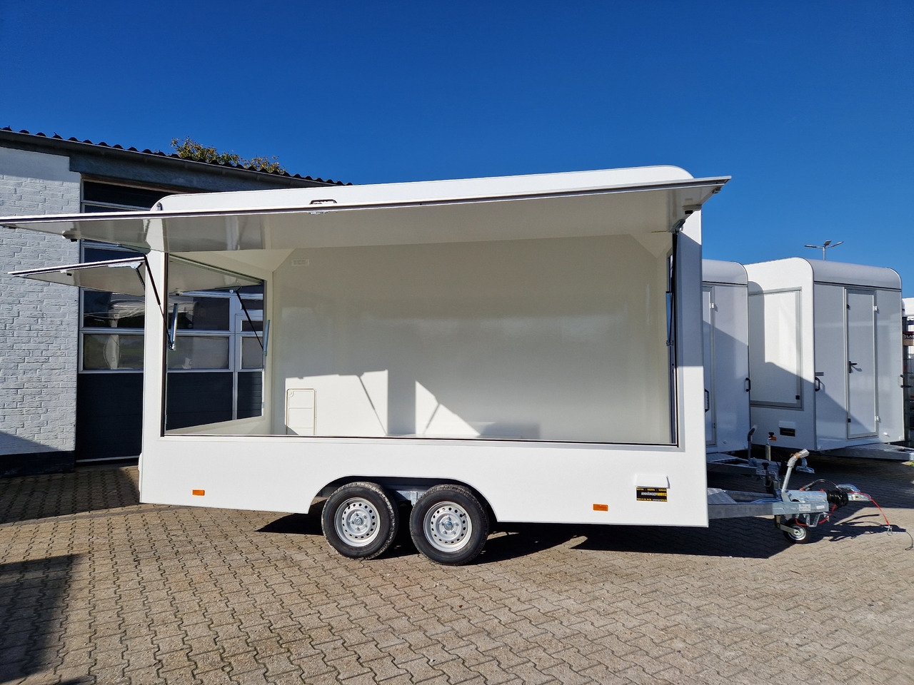 Verkaufsanhänger VK 422 200 aero retro 420x200x230cm 2 Verkaufsklappen Tür vorn (XL) 2000kg - Торговый прицеп: фото 5 Verkaufsanhänger VK 422 200 aero retro 420x200x230cm 2 Verkaufsklappen Tür vorn (XL) 2000kg - Торговый прицеп: фото 5