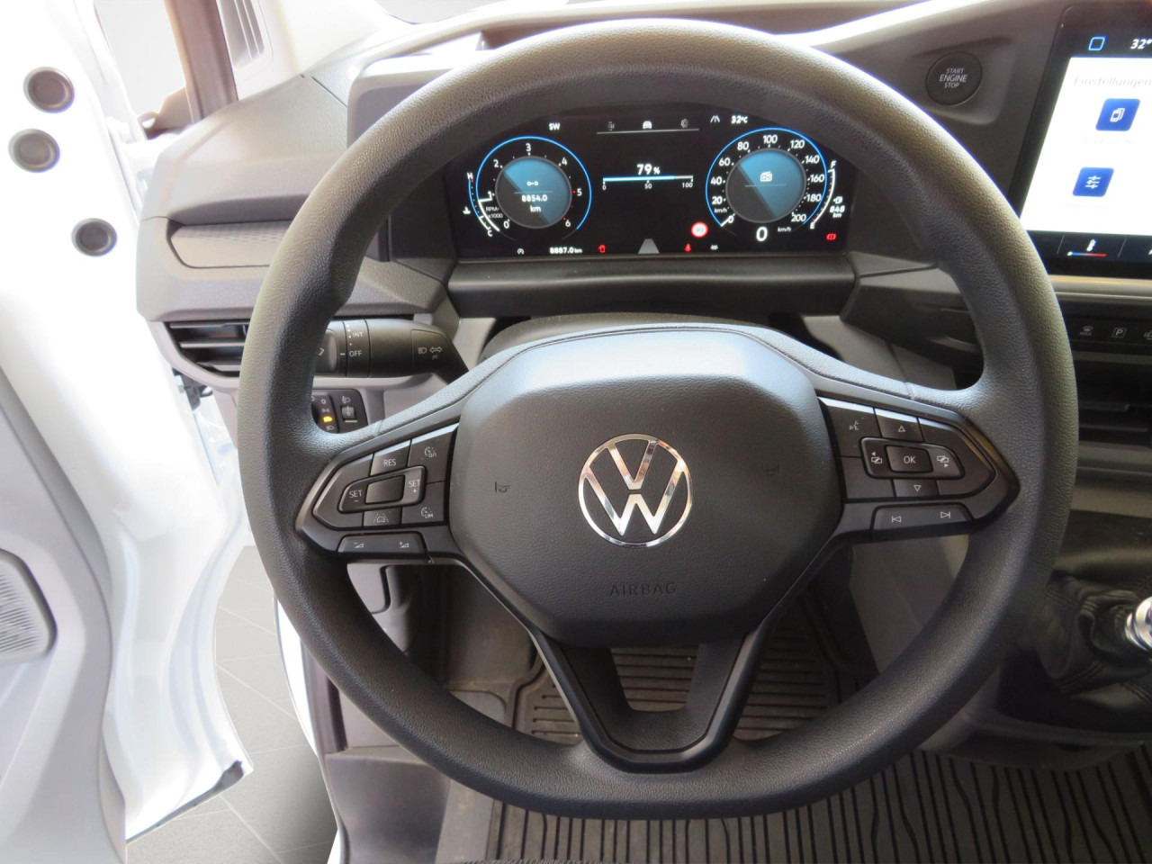 VOLKSWAGEN T7 Transporter 2.0 TDI 81 kW Kasten Klima ZV - Легковой фургон: фото 2 VOLKSWAGEN T7 Transporter 2.0 TDI 81 kW Kasten Klima ZV - Легковой фургон: фото 2