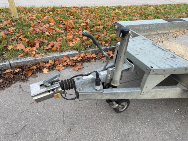 Hapert Indigo LF Baumaschinenanhänger 3,0 to. 3000 x 1500 x 300 mm - Прицеп для легкового автомобиля: фото 2 Hapert Indigo LF Baumaschinenanhänger 3,0 to. 3000 x 1500 x 300 mm - Прицеп для легкового автомобиля: фото 2