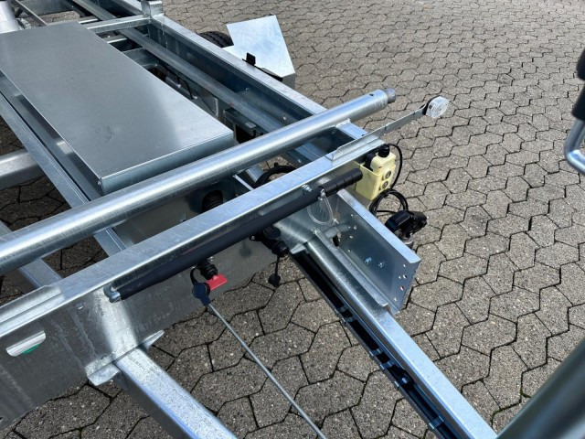 Humbaur 3-Seitenkipper HTK 2700.27 E-Pumpe Alu, 2670 x 1500 x 350 mm, 2,7 to. - Самосвальный прицеп: фото 3 Humbaur 3-Seitenkipper HTK 2700.27 E-Pumpe Alu, 2670 x 1500 x 350 mm, 2,7 to. - Самосвальный прицеп: фото 3