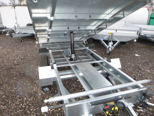 Humbaur 3-Seitenkipper HTK 3000.31 Alu, mit Laubgitteraufsatz, 3140 x 1750 x 350 mm, 3,0 to. - Самосвальный прицеп: фото 4 Humbaur 3-Seitenkipper HTK 3000.31 Alu, mit Laubgitteraufsatz, 3140 x 1750 x 350 mm, 3,0 to. - Самосвальный прицеп: фото 4