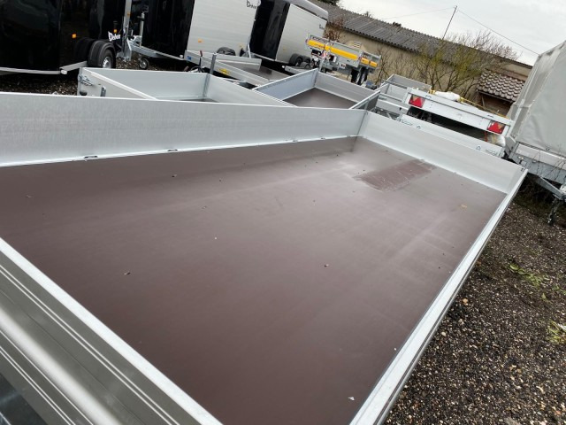Humbaur HT 305221 GR Hochlader 3,0 to. 5220 x 2070 x 350 mm - Прицеп для легкового автомобиля: фото 3 Humbaur HT 305221 GR Hochlader 3,0 to. 5220 x 2070 x 350 mm - Прицеп для легкового автомобиля: фото 3