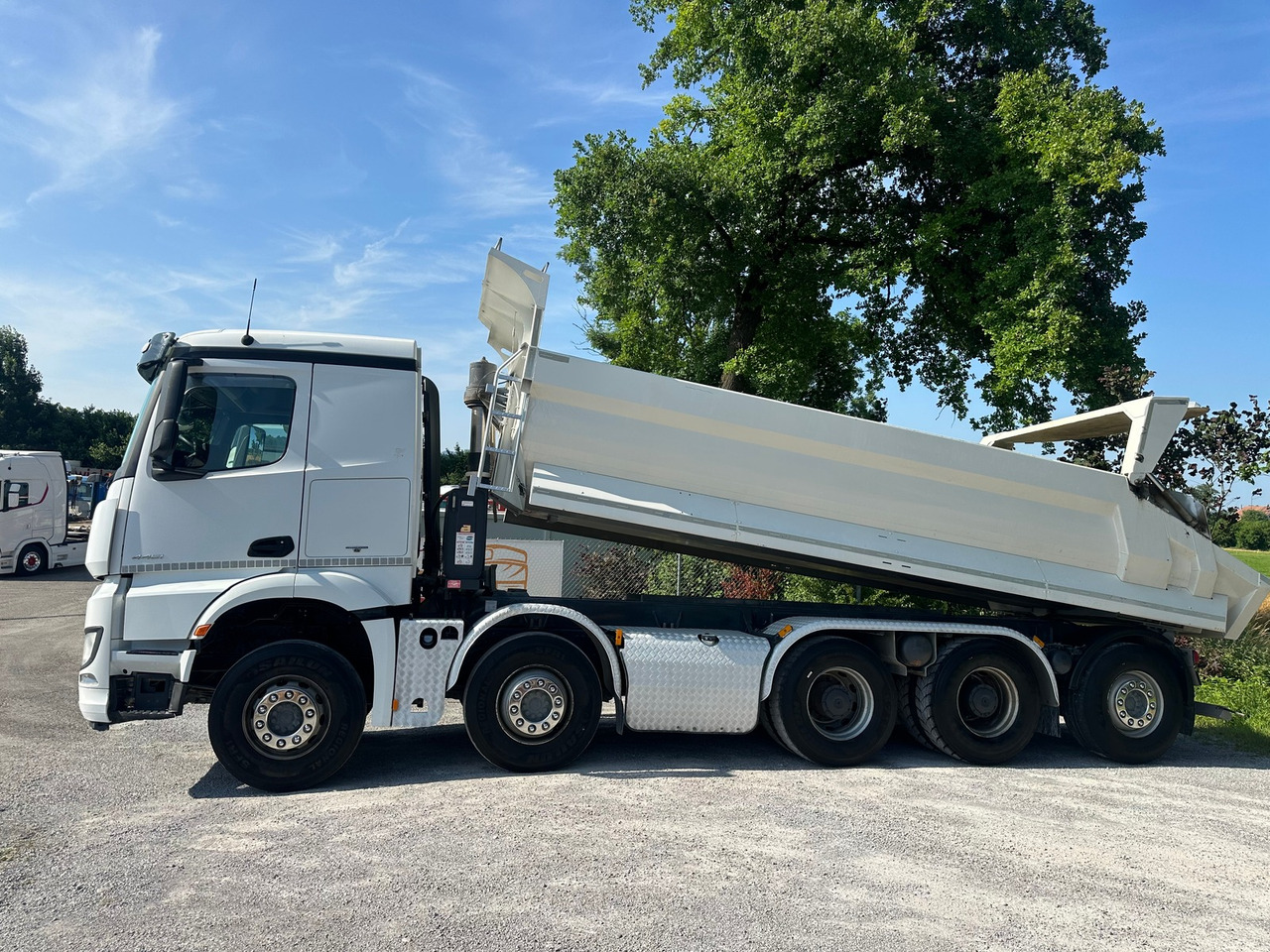 MERCEDES-BENZ Arocs 4451 10x4 Kipper - Самосвал: фото 2 MERCEDES-BENZ Arocs 4451 10x4 Kipper - Самосвал: фото 2