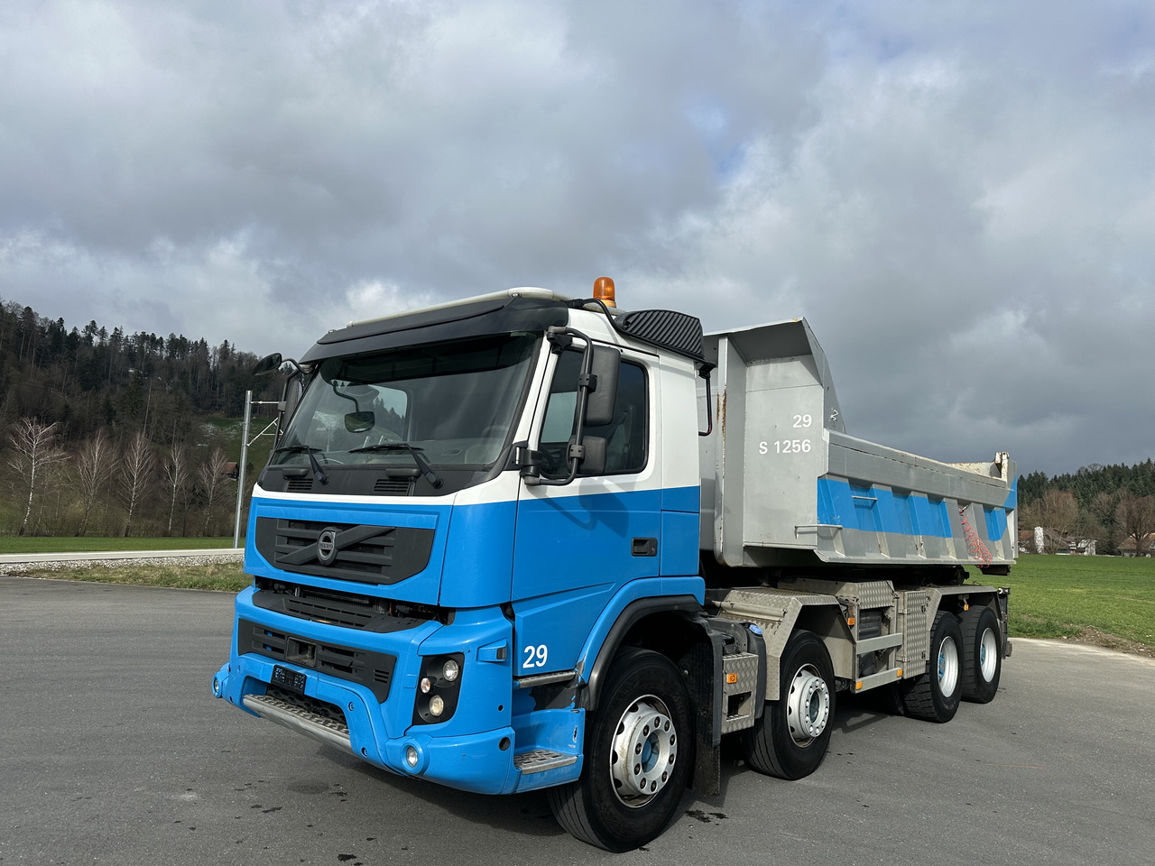 VOLVO FMX 420 440 460 480 8x4 Kettengäret sörling mulde - Крюковой мультилифт: фото 1 VOLVO FMX 420 440 460 480 8x4 Kettengäret sörling mulde - Крюковой мультилифт: фото 1