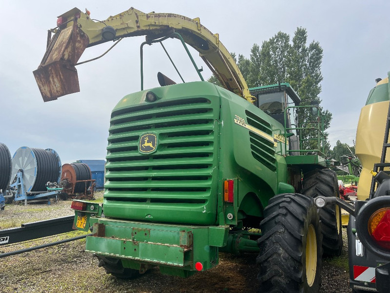 John Deere 7700 - Кормоуборочный комбайн: фото 4 John Deere 7700 - Кормоуборочный комбайн: фото 4