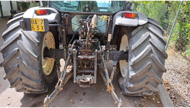 New Holland TN 95 D A - Трактор: фото 4 New Holland TN 95 D A - Трактор: фото 4