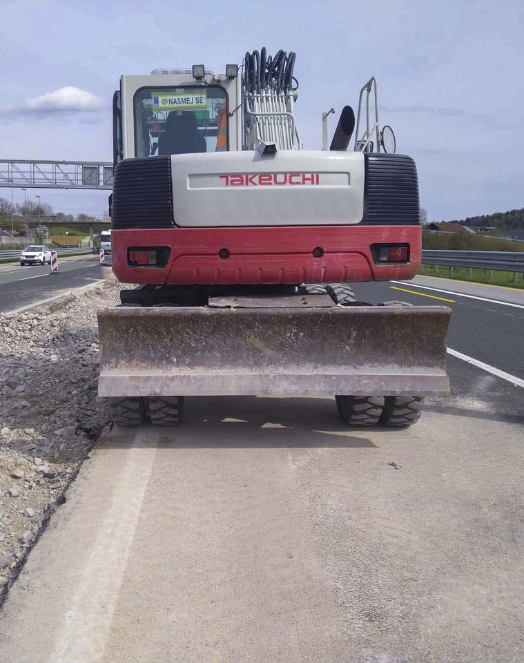Takeuchi TB1160W - Колёсный экскаватор: фото 5 Takeuchi TB1160W - Колёсный экскаватор: фото 5