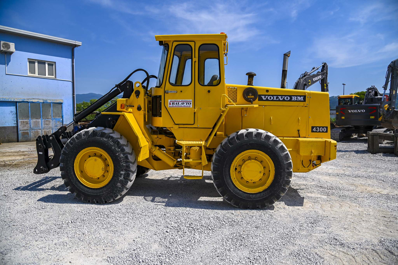 VOLVO BM4300 - Колёсный погрузчик: фото 4 VOLVO BM4300 - Колёсный погрузчик: фото 4