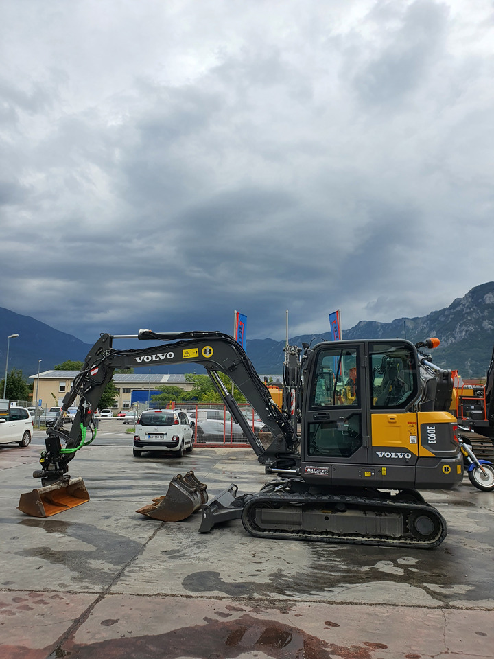 VOLVO EC60E - Мини-экскаватор: фото 3 VOLVO EC60E - Мини-экскаватор: фото 3