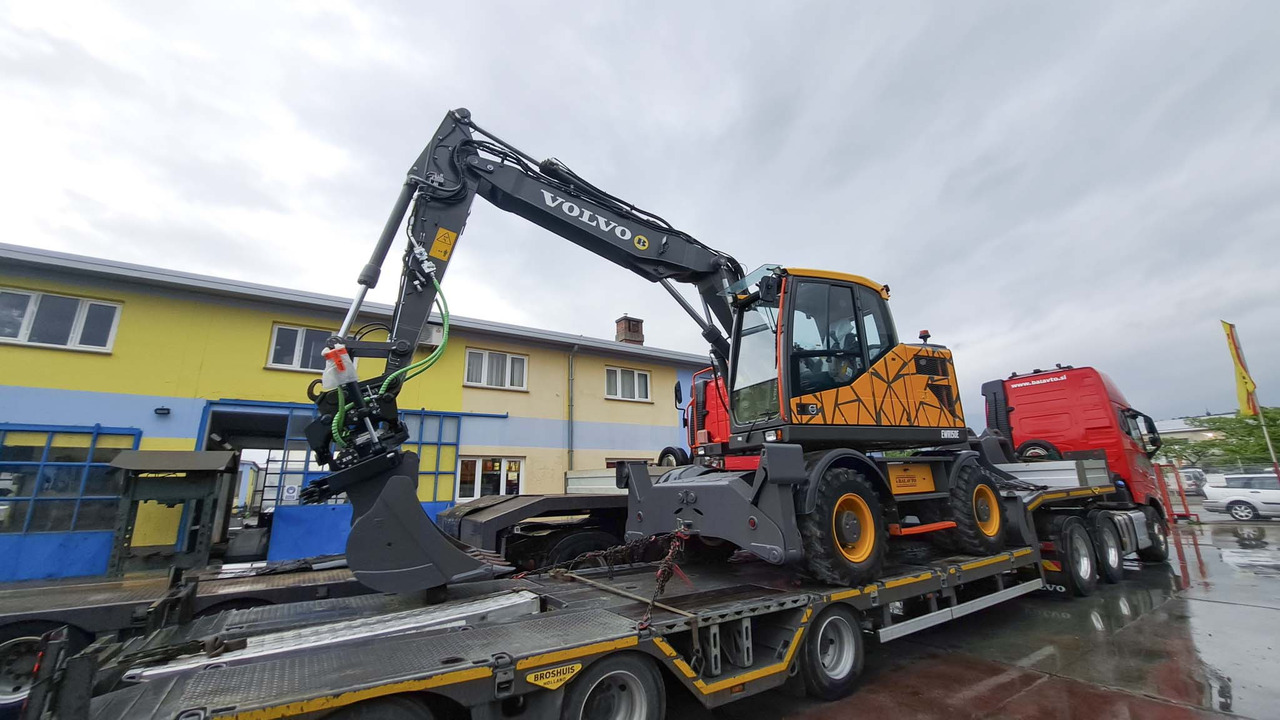 VOLVO EWR150E - Колёсный экскаватор: фото 1 VOLVO EWR150E - Колёсный экскаватор: фото 1