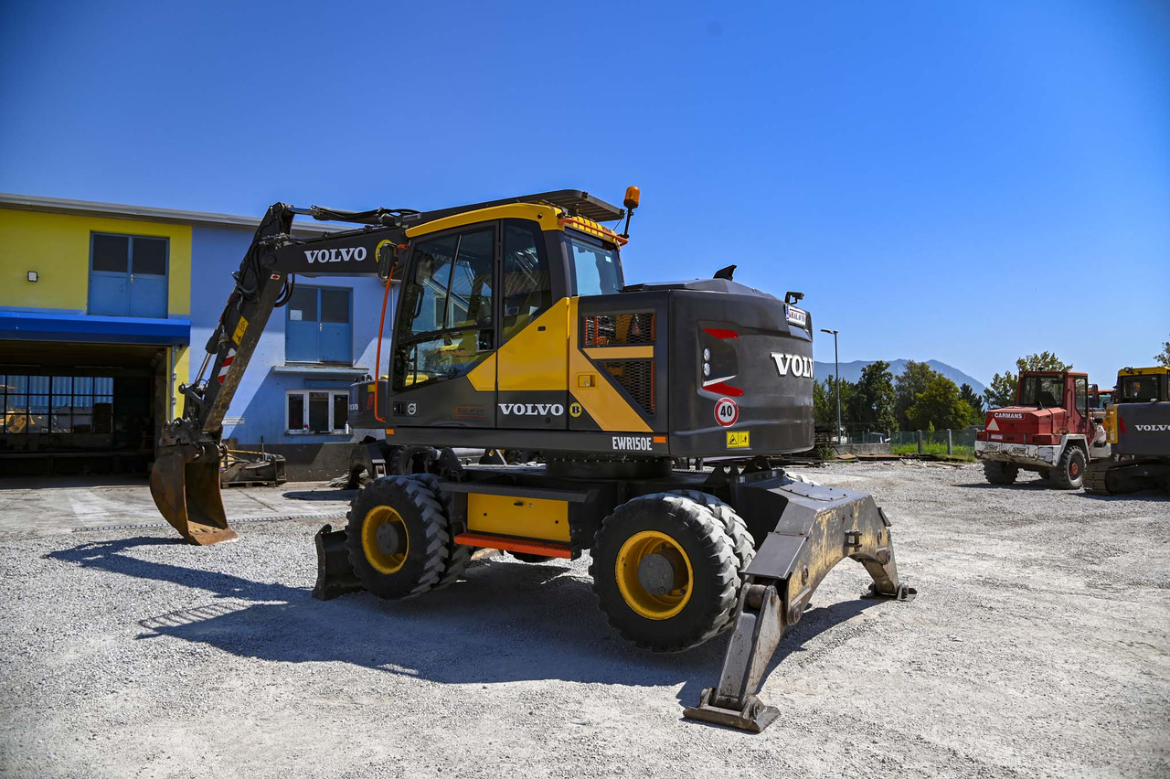 VOLVO EWR150E - Колёсный экскаватор: фото 4 VOLVO EWR150E - Колёсный экскаватор: фото 4