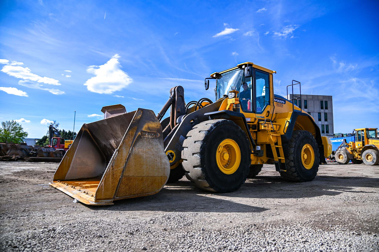 VOLVO L180H - Колёсный погрузчик: фото 1 VOLVO L180H - Колёсный погрузчик: фото 1