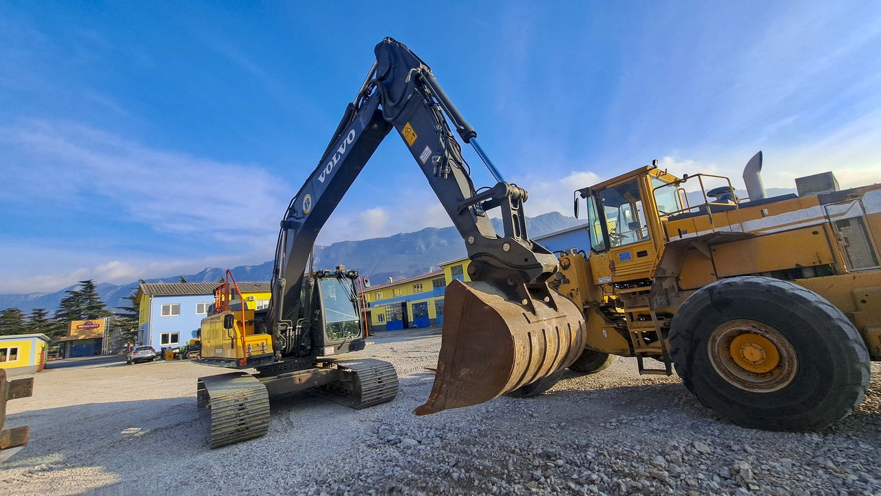 Volvo EC220EL - Гусеничный экскаватор: фото 3 Volvo EC220EL - Гусеничный экскаватор: фото 3