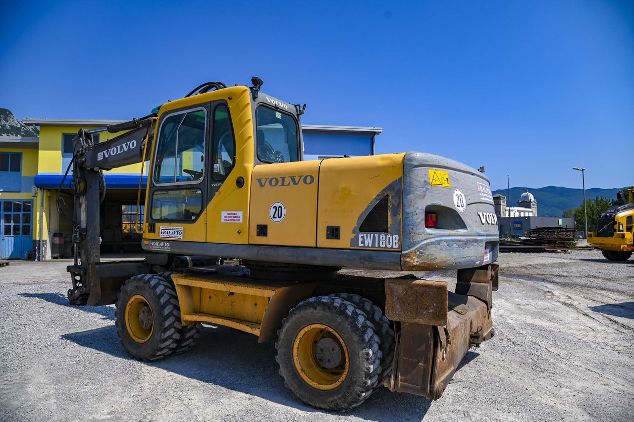 Volvo EW180B - Колёсный экскаватор: фото 3 Volvo EW180B - Колёсный экскаватор: фото 3