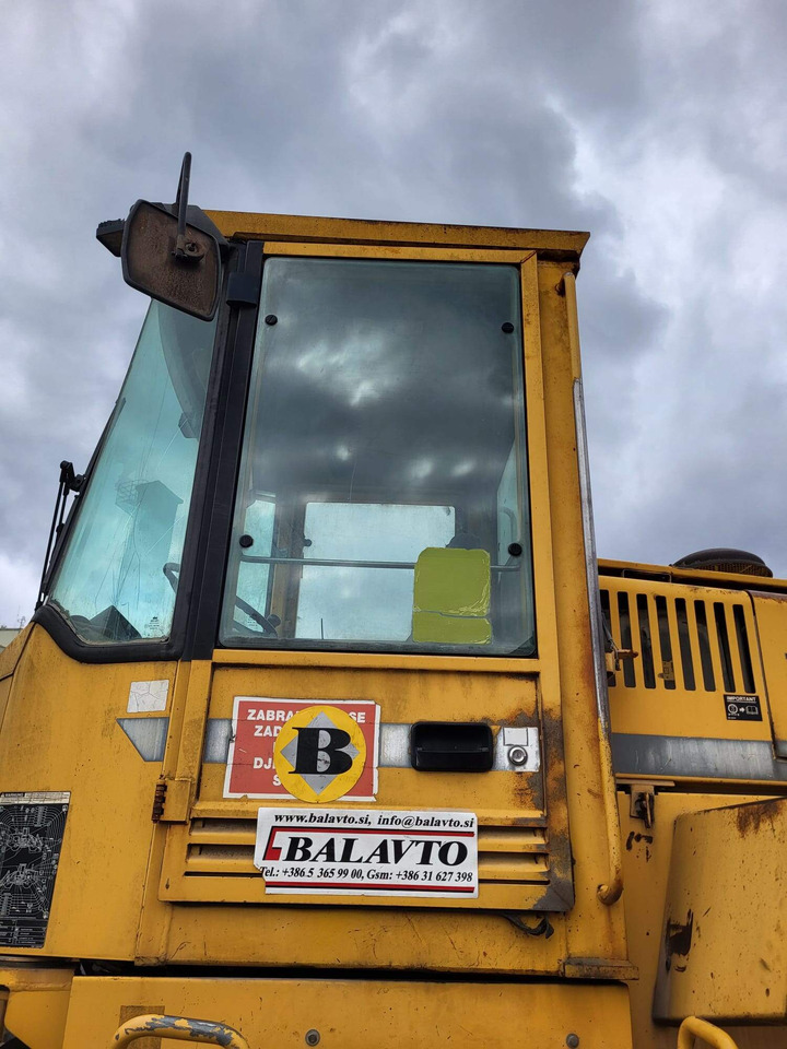 Volvo door - Дверь и запчасти для Погрузчиков: фото 1 Volvo door - Дверь и запчасти для Погрузчиков: фото 1