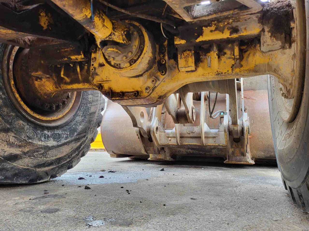 Volvo front axle - Передняя ось для Погрузчиков: фото 2 Volvo front axle - Передняя ось для Погрузчиков: фото 2