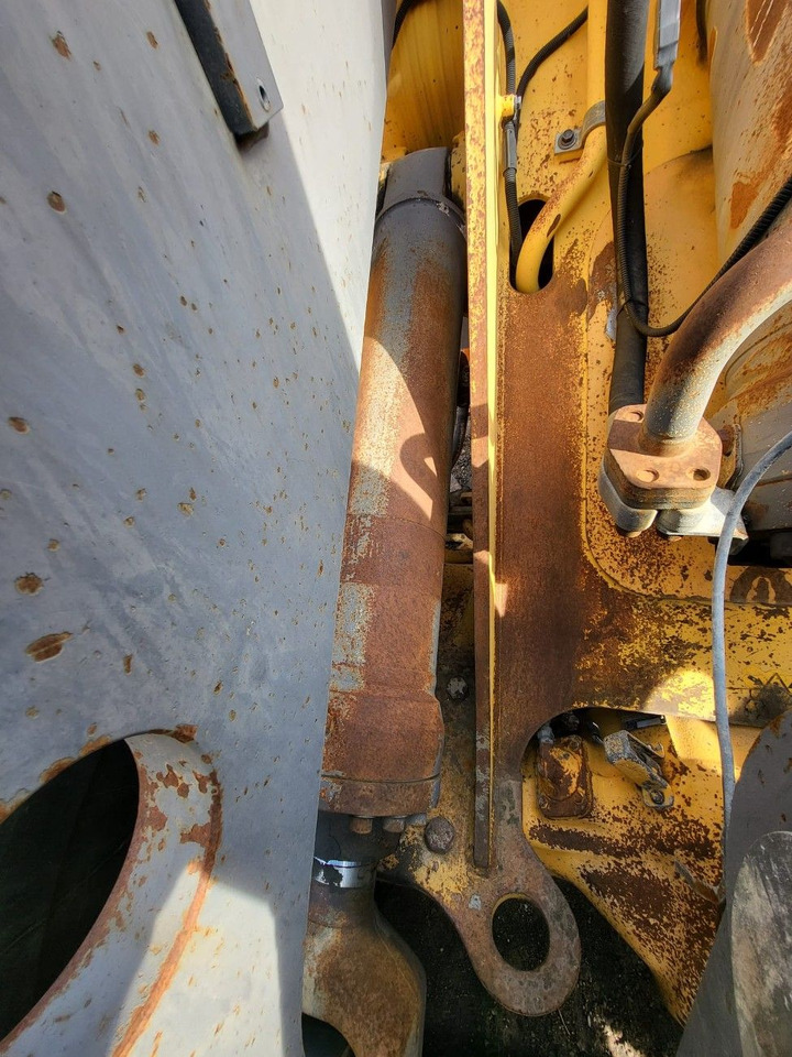 Volvo lifting hydraulic cylinder - Гидравлический цилиндр для Колёсных погрузчиков: фото 2 Volvo lifting hydraulic cylinder - Гидравлический цилиндр для Колёсных погрузчиков: фото 2