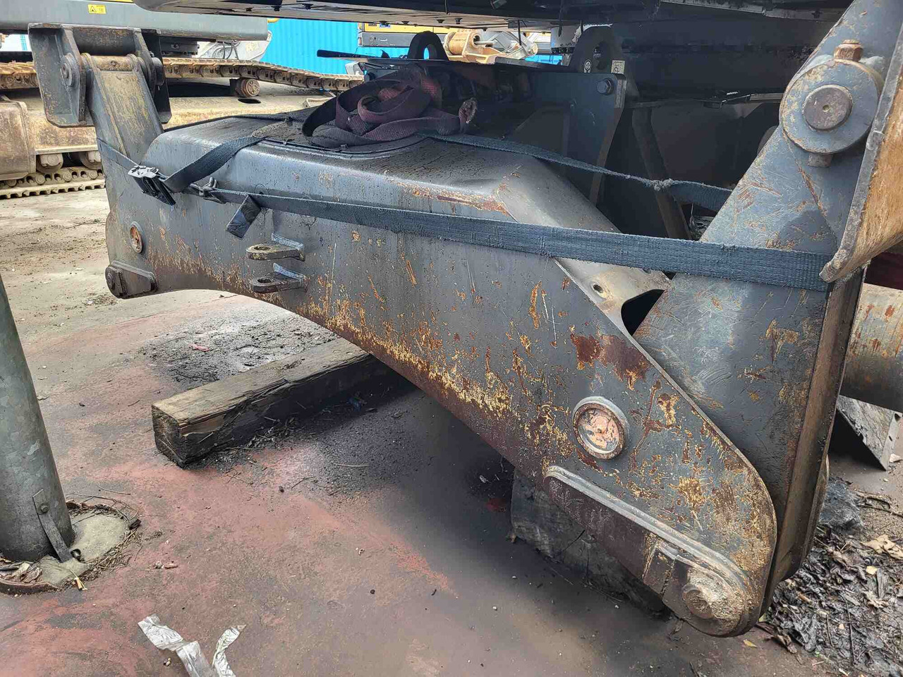 Volvo hydraulic outrigger - Запчасти для Экскаваторов: фото 2 Volvo hydraulic outrigger - Запчасти для Экскаваторов: фото 2