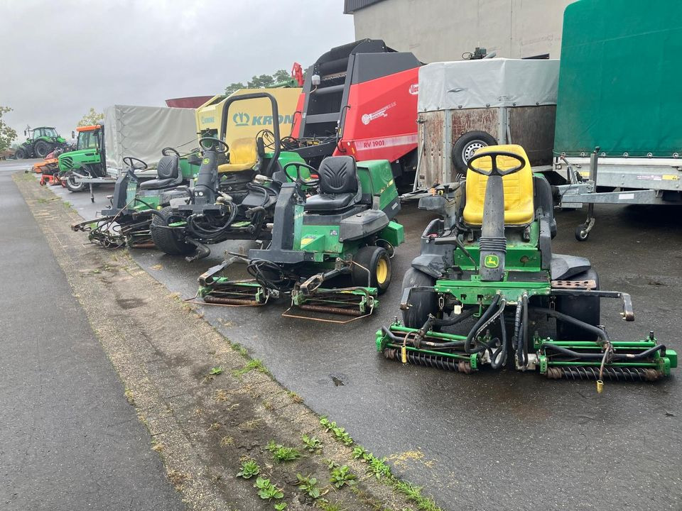 John Deere Spindelmäher, Großflächenmäher 2243, 2500A, 3235C - Газонокосилка: фото 1 John Deere Spindelmäher, Großflächenmäher 2243, 2500A, 3235C - Газонокосилка: фото 1