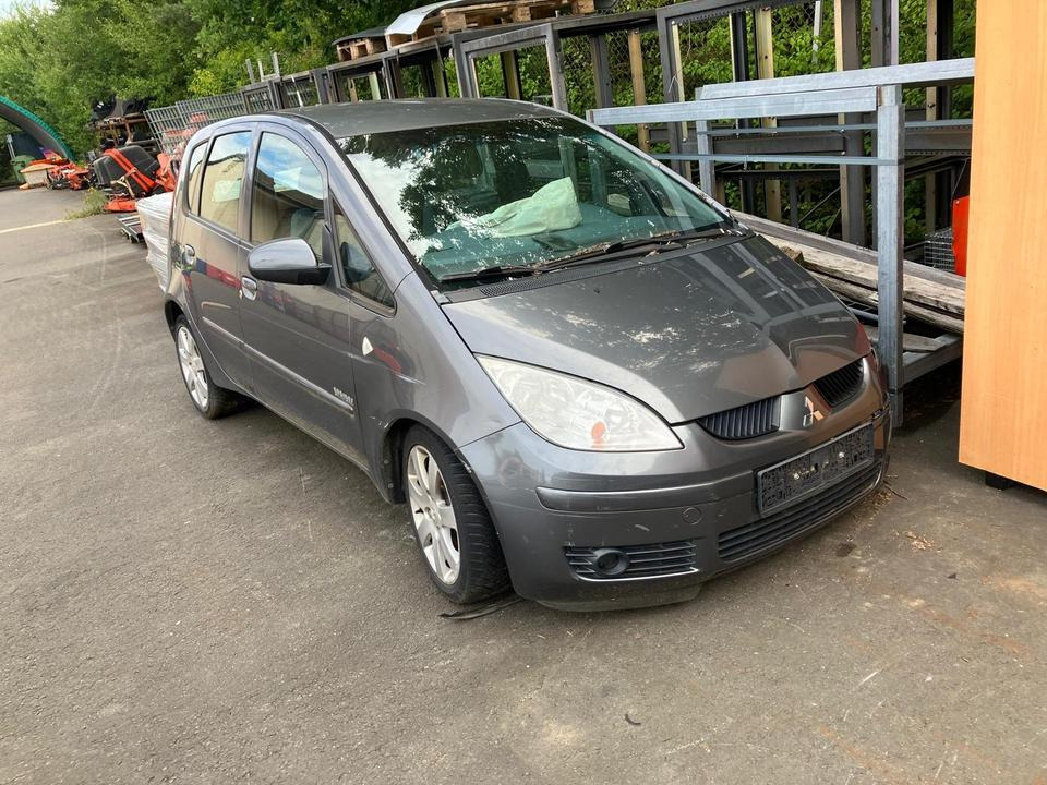 Mitsubishi Colt Unfallfahrzeug - Легковой автомобиль: фото 1 Mitsubishi Colt Unfallfahrzeug - Легковой автомобиль: фото 1