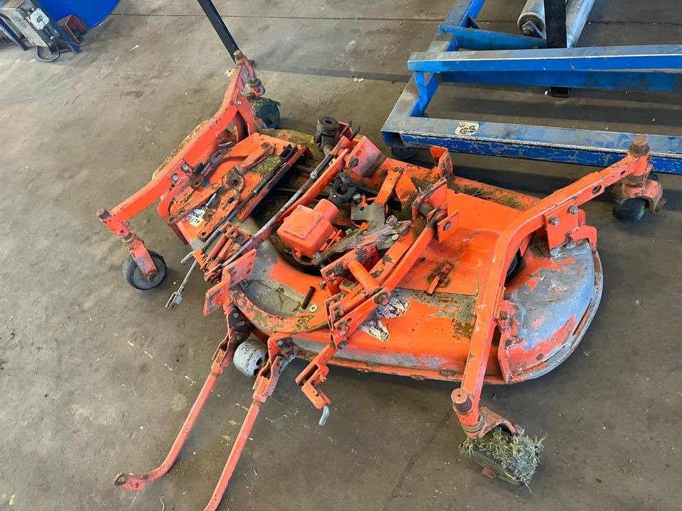 Mähwerk 1,35m mit Absaugung für Kubota B1550 - Запчасти: фото 2 Mähwerk 1,35m mit Absaugung für Kubota B1550 - Запчасти: фото 2