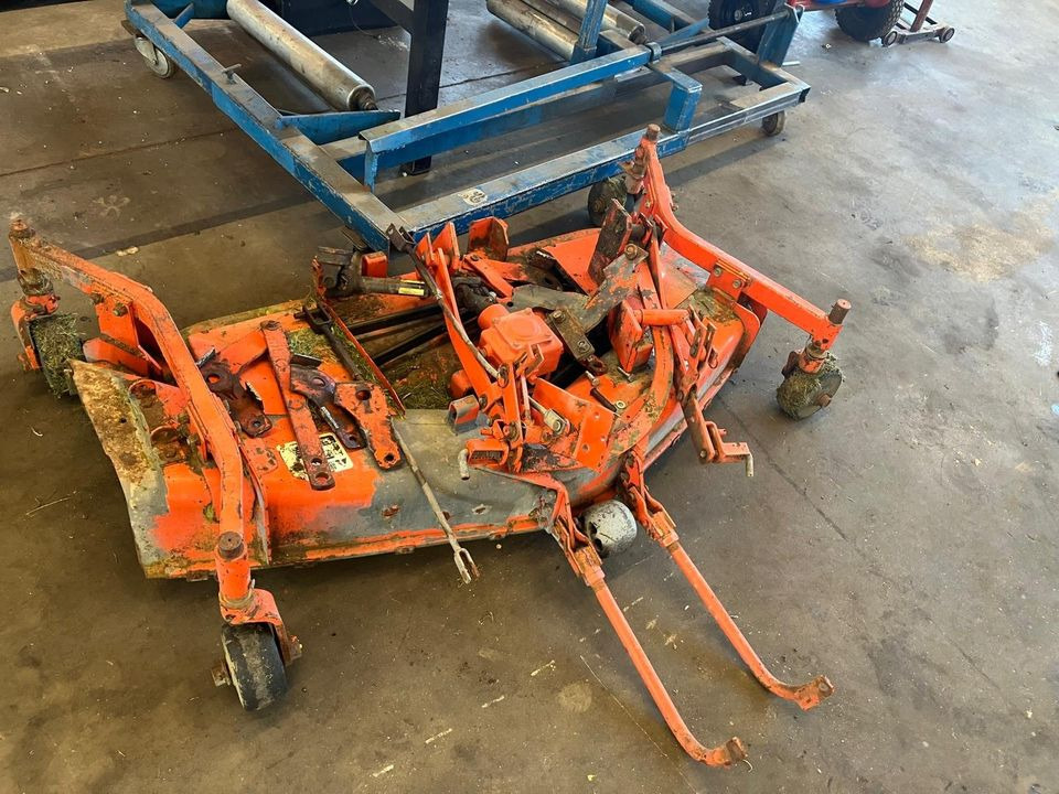 Mähwerk 1,35m mit Absaugung für Kubota B1550 - Запчасти: фото 1 Mähwerk 1,35m mit Absaugung für Kubota B1550 - Запчасти: фото 1