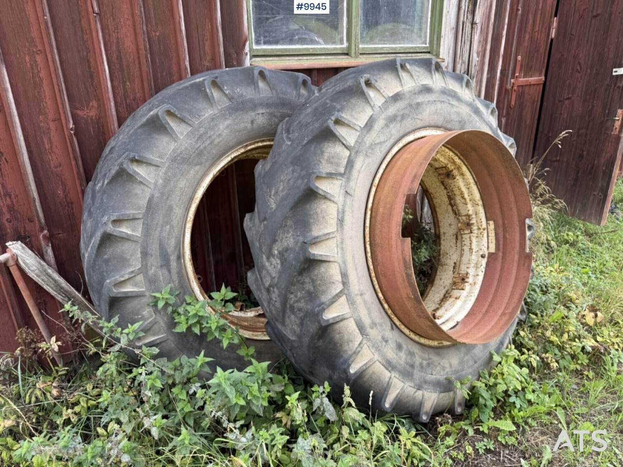2 tractor tires with rims and rings - Колесо для Тракторов: фото 1 2 tractor tires with rims and rings - Колесо для Тракторов: фото 1