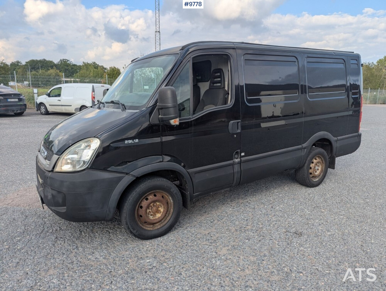 Box Truck Iveco Daily 29L12A V-300 - Цельнометаллический фургон: фото 1 Box Truck Iveco Daily 29L12A V-300 - Цельнометаллический фургон: фото 1