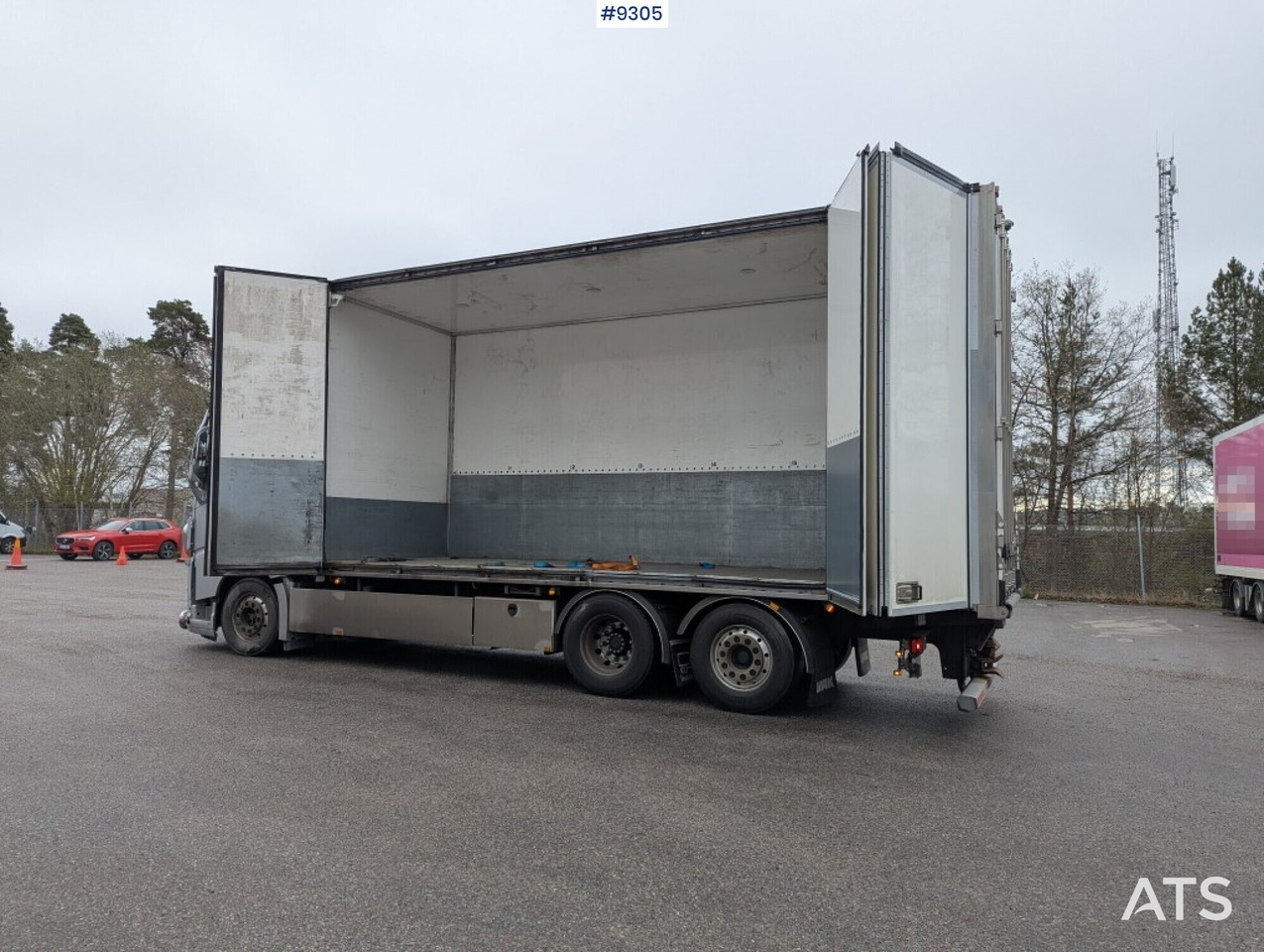 Box Truck Volvo FH16 6X2 - Грузовик с закрытым кузовом: фото 3 Box Truck Volvo FH16 6X2 - Грузовик с закрытым кузовом: фото 3