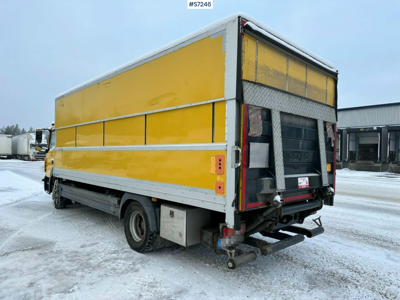Box truck Mercedes Benz Atego 1523 with high and sinkable roof - Грузовик с закрытым кузовом: фото 4 Box truck Mercedes Benz Atego 1523 with high and sinkable roof - Грузовик с закрытым кузовом: фото 4