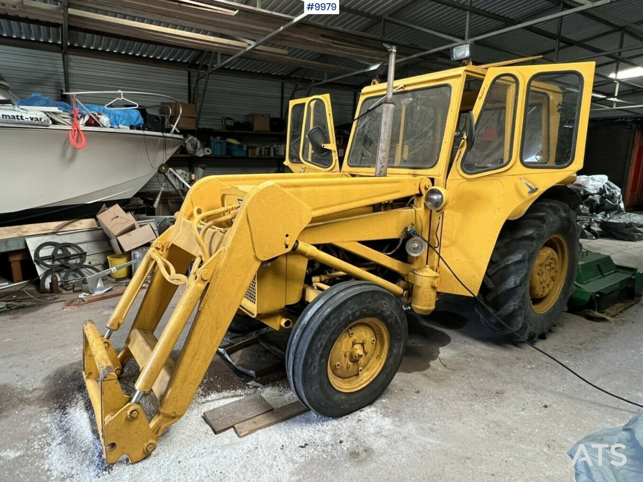 Tractor- MASSEY-FERGUSON 203 - Другая техника: фото 1 Tractor- MASSEY-FERGUSON 203 - Другая техника: фото 1