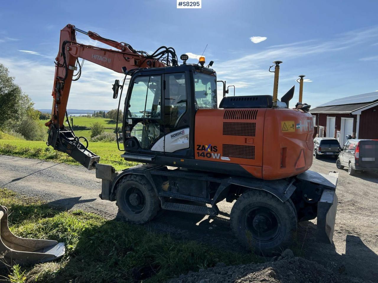 Hitachi ZX140W-5B Wheeled excavator with GPS-system and tipper wagon (See video) - Колёсный экскаватор: фото 4 Hitachi ZX140W-5B Wheeled excavator with GPS-system and tipper wagon (See video) - Колёсный экскаватор: фото 4