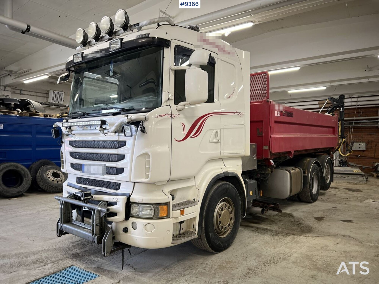 Scania R560 with laxo lock and plow equipment - Самосвал: фото 1 Scania R560 with laxo lock and plow equipment - Самосвал: фото 1