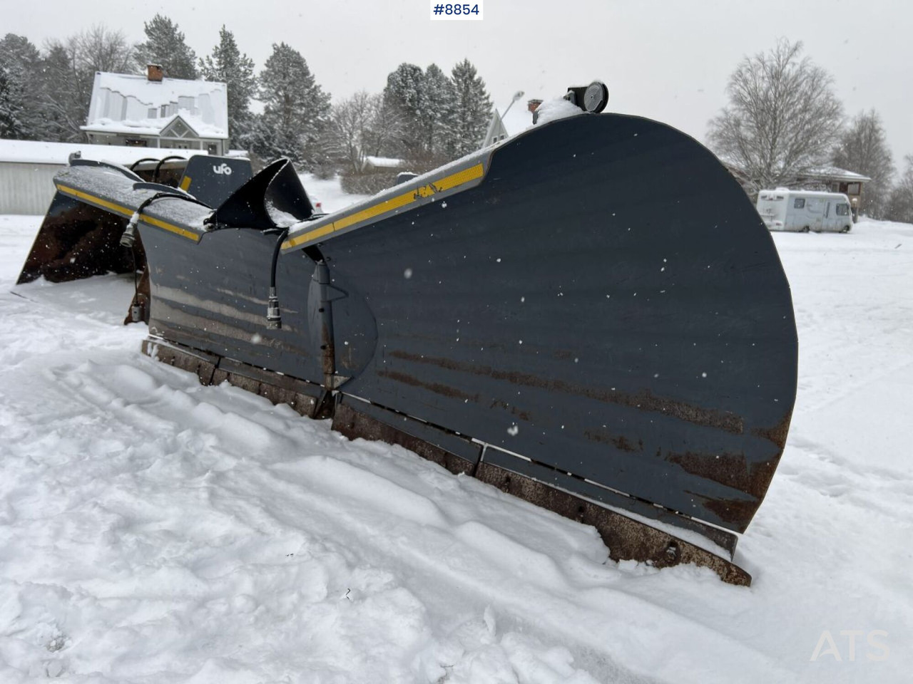 UFO Folding Plow Relax Large BM - Отвал для снега: фото 3 UFO Folding Plow Relax Large BM - Отвал для снега: фото 3