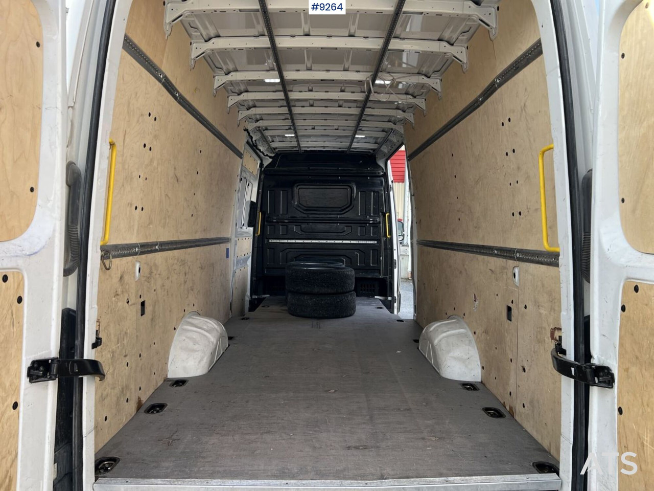 Volkswagen Crafter Maxiskåp Box Truck - Грузовик с закрытым кузовом: фото 4 Volkswagen Crafter Maxiskåp Box Truck - Грузовик с закрытым кузовом: фото 4