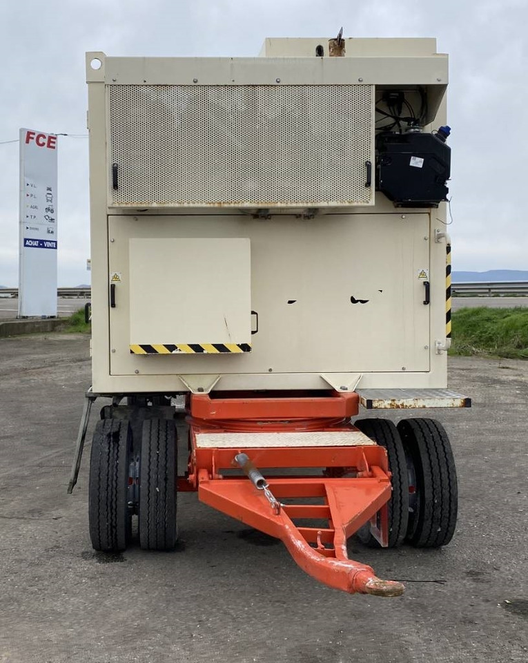 UNIVAC ASPIRATEUR MOBILE UNIVAC SC90DAV9AR-C - Коммунальная/ Специальная техника: фото 2 UNIVAC ASPIRATEUR MOBILE UNIVAC SC90DAV9AR-C - Коммунальная/ Специальная техника: фото 2