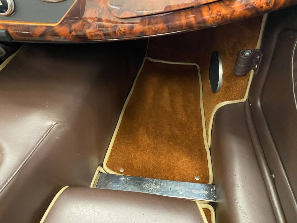 Легковой автомобиль Morgan Roadster 3.7i/Ford V6 Boite manuelle endommagé: фото 47 Легковой автомобиль Morgan Roadster 3.7i/Ford V6 Boite manuelle endommagé: фото 47