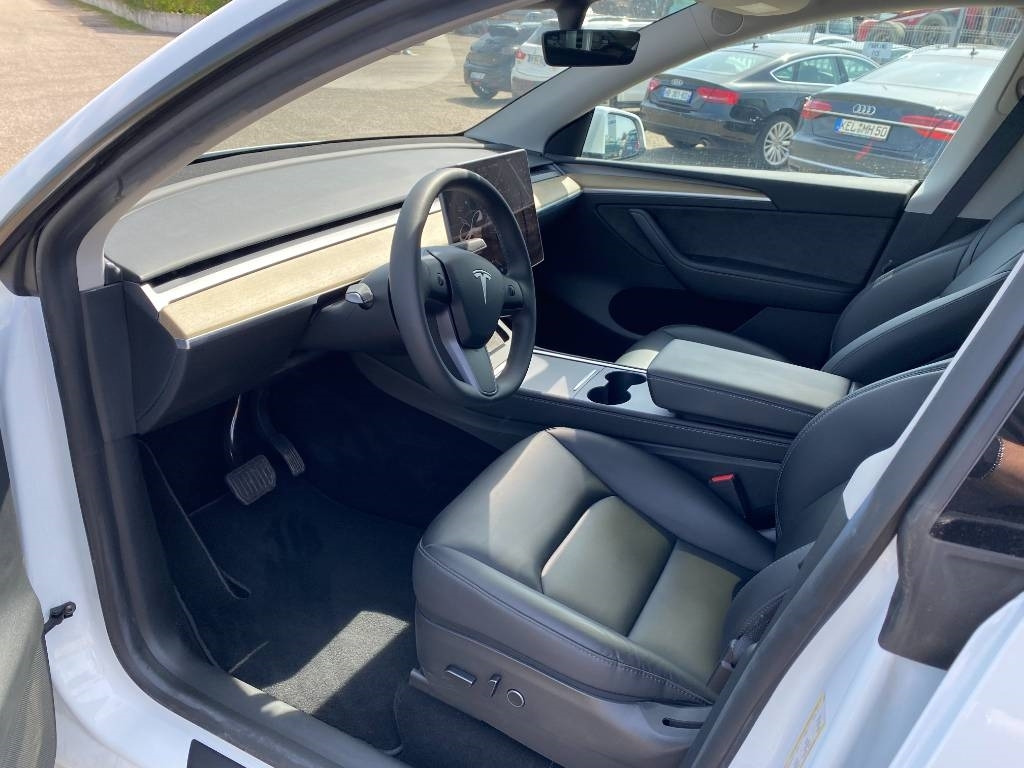 Легковой автомобиль Tesla Model Y RWD / Origine Française endommagée: фото 21