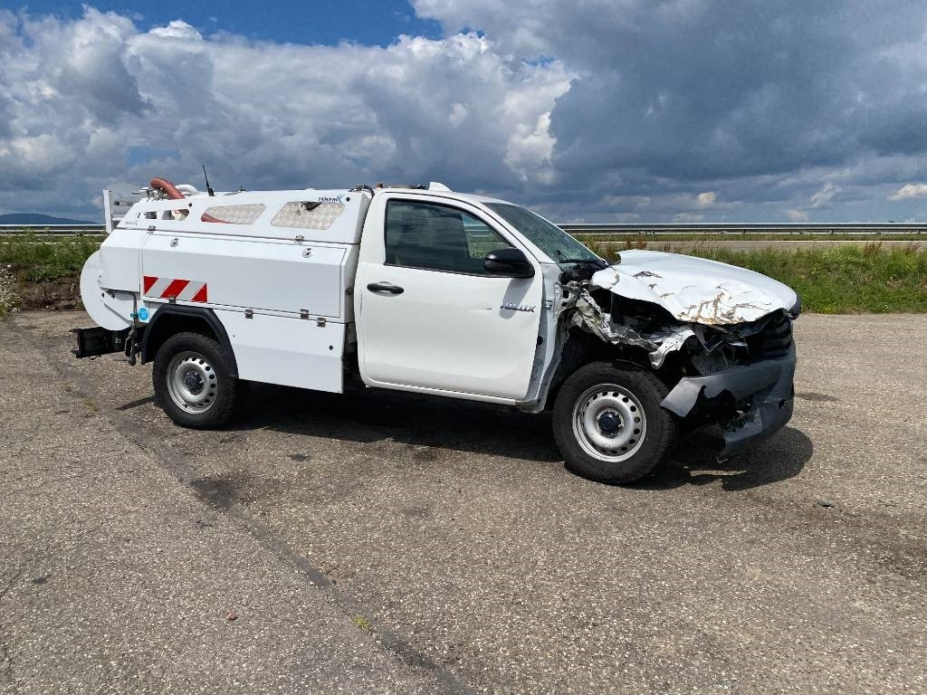 Toyota HILUX 2.4 D4D /MINIMAX COMBINE LONGWAY endommagé - Ассенизатор: фото 3 Toyota HILUX 2.4 D4D /MINIMAX COMBINE LONGWAY endommagé - Ассенизатор: фото 3